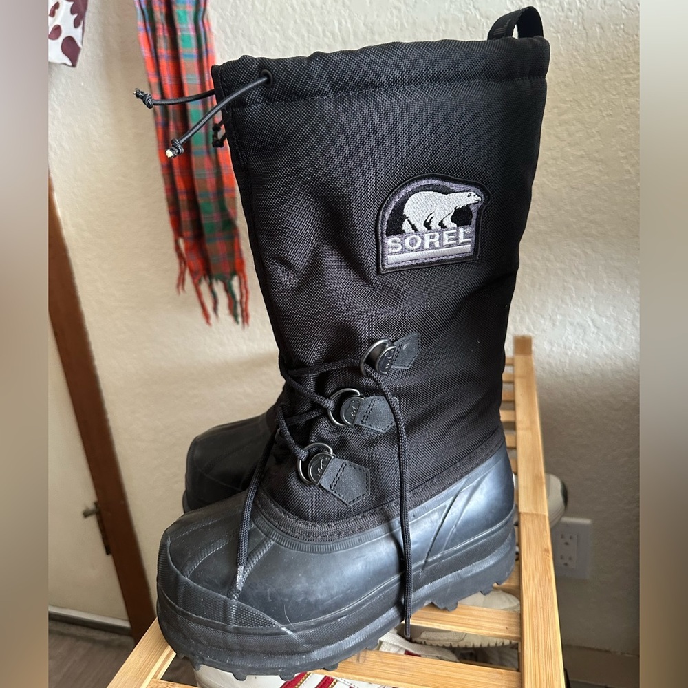 Sorel Glacier XT Black Insulated Snow Boots